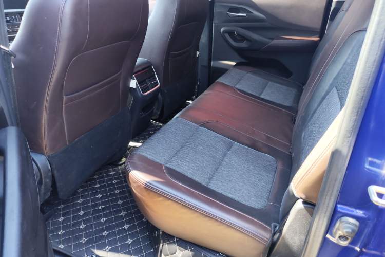 Used CHANGAN KAICHENG F70 2020 2.5T Diesel 4x4 Executive Version China VI Standard Short Wheelbase JE4D25 Interior 8