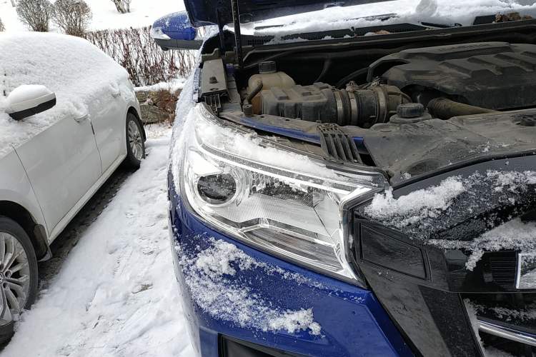 Used CHANGAN KAICHENG F70 2020 2.5T Diesel 4x4 Luxury Edition China VI Emission Standard 675 kg Payload Capacity Long Wheelbase JE4D25 Right Front Headlight