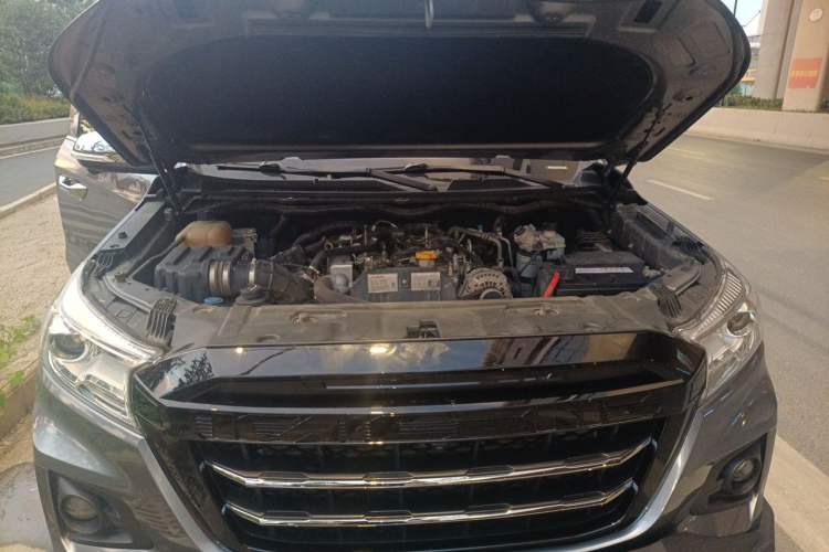 Used CHANGAN KAICHENG F70 2020 2.5T Diesel 4x4 Executive Version China VI Standard Short Wheelbase JE4D25 Engine Bay