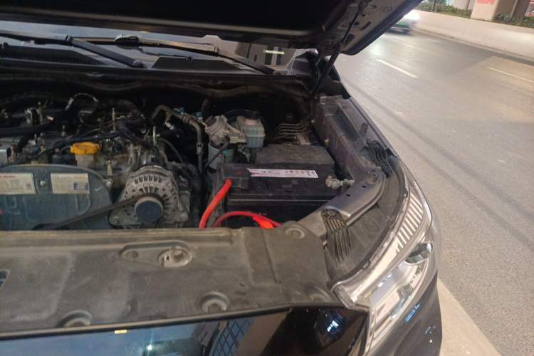 Used CHANGAN KAICHENG F70 2020 2.5T Diesel 4x4 Executive Version China VI Standard Short Wheelbase JE4D25 Engine Bay Left