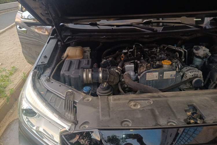 Used CHANGAN KAICHENG F70 2020 2.5T Diesel 4x4 Executive Version China VI Standard Short Wheelbase JE4D25 Engine Bay Right