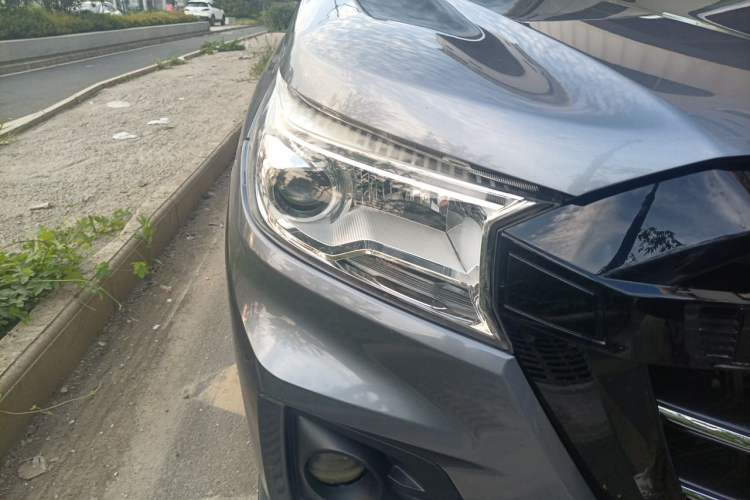 Used CHANGAN KAICHENG F70 2020 2.5T Diesel 4x4 Executive Version China VI Standard Short Wheelbase JE4D25 Right Front Headlight
