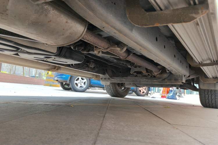 Used CHANGAN KAICHENG F70 2020 2.4T Gasoline Two-Wheel Drive Standard Version China V Emission Standards Standard Wheelbase 4K22D4T Chassis Rear Right