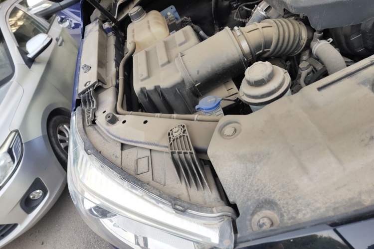 Used CHANGAN KAICHENG F70 2021 2.4T Gasoline Automatic 4x4 Executive Version Standard Wheelbase 4K22D4T Engine Bay Right