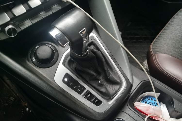 Used CHANGAN KAICHENG F70 2021 2.4T Gasoline Automatic 4x4 Sporty Trim Standard Wheelbase 4K22D4T Gear Lever