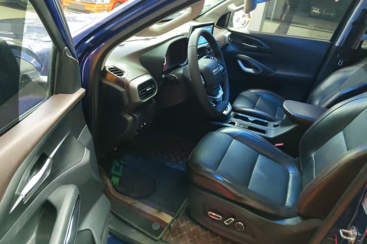 Used CHANGAN KAICHENG F70 2021 2.4T Gasoline Automatic 4x4 Executive Version Standard Wheelbase 4K22D4T Interior 3