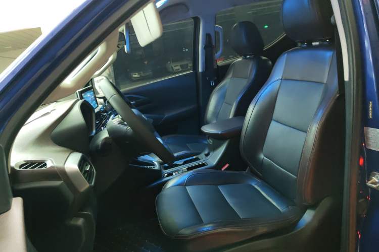 Used CHANGAN KAICHENG F70 2021 2.4T Gasoline Automatic 4x4 Executive Version Standard Wheelbase 4K22D4T Left Front Seat