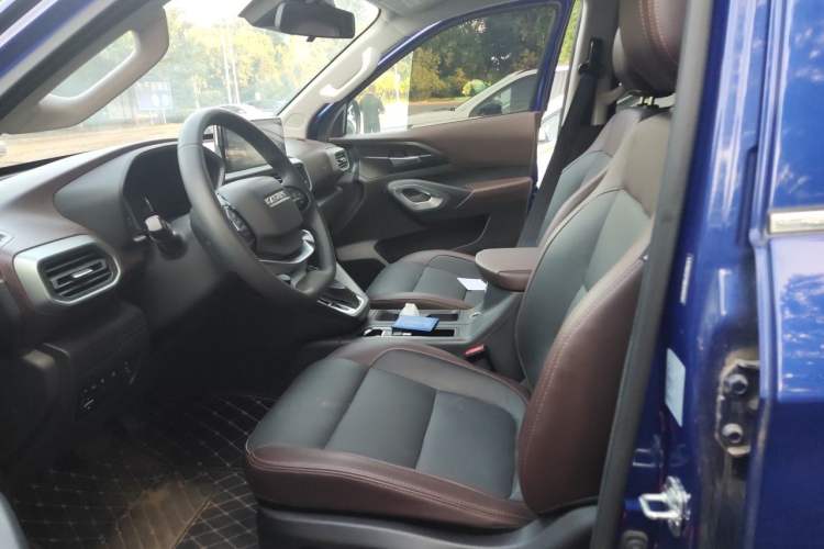 Used CHANGAN KAICHENG F70 2021 2.4T Gasoline Automatic 4x4 Executive Version Standard Wheelbase 4K22D4T Left Front Seat