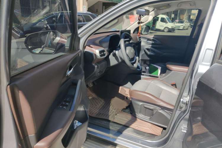 Used CHANGAN KAICHENG F70 2021 2.4T Gasoline Automatic Two-Wheel Drive Luxury Edition Standard Wheelbase 4K22D4T Driver Seat