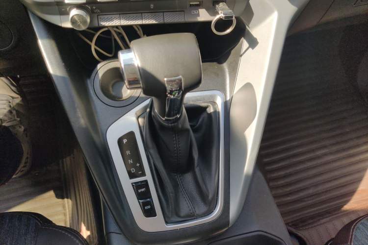 Used CHANGAN KAICHENG F70 2021 2.4T Gasoline Automatic Two-Wheel Drive Luxury Edition Standard Wheelbase 4K22D4T Gear Lever