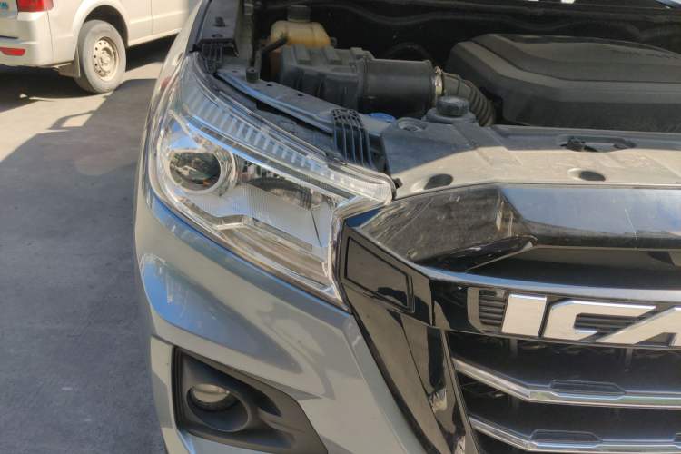 Used CHANGAN KAICHENG F70 2021 2.4T Gasoline Automatic Two-Wheel Drive Luxury Edition Standard Wheelbase 4K22D4T Right Front Headlight