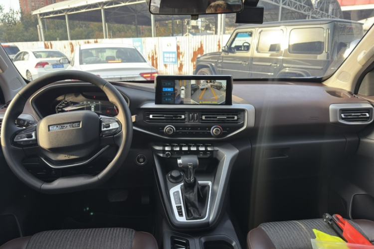 Used CHANGAN KAICHENG F70 2022 2.4T Gasoline Automatic 4x4 Excellence Edition Standard Wheelbase 4K22D4T Interior 6