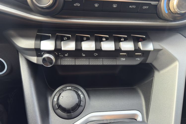 Used CHANGAN KAICHENG F70 2022 2.4T Gasoline Automatic 4x4 Excellence Edition Standard Wheelbase 4K22D4T Interior 7