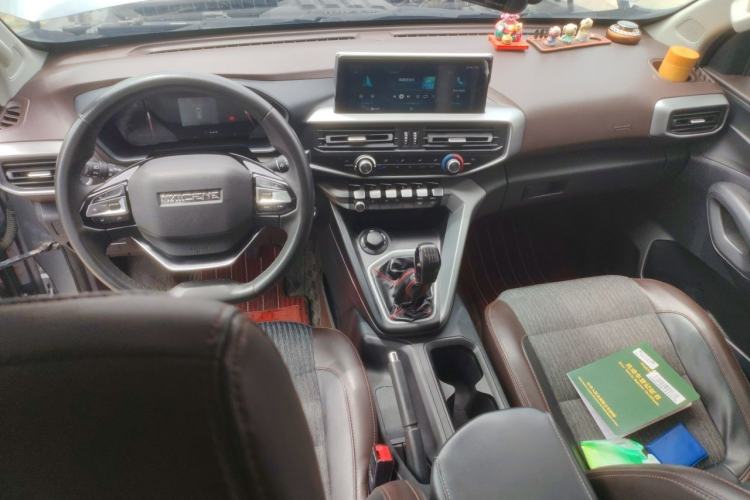 Used CHANGAN KAICHENG F70 2022 2.5T Diesel Manual 4x4 Excellence Edition Long Wheelbase JE4D25Q6A Center Console