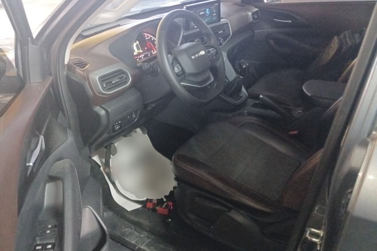 Used CHANGAN KAICHENG F70 2022 2.5T Diesel Manual 4x4 Luxury Edition Long Wheelbase JE4D25 Interior 3
