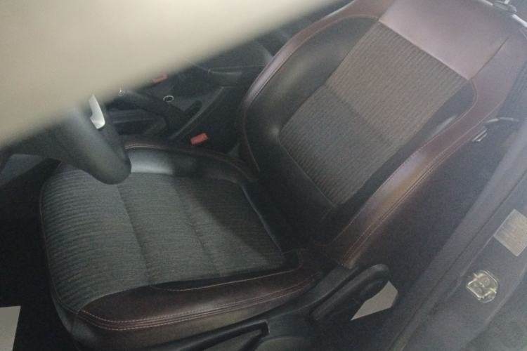Used CHANGAN KAICHENG F70 2022 2.5T Diesel Manual 4x4 Luxury Edition Long Wheelbase JE4D25 Left Front Seat