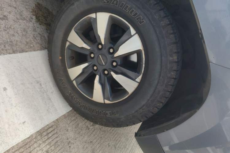 Used CHANGAN KAICHENG F70 2022 2.5T Diesel Manual 4x4 Excellence Edition Long Wheelbase JE4D25Q6A Right Front Wheel Hub