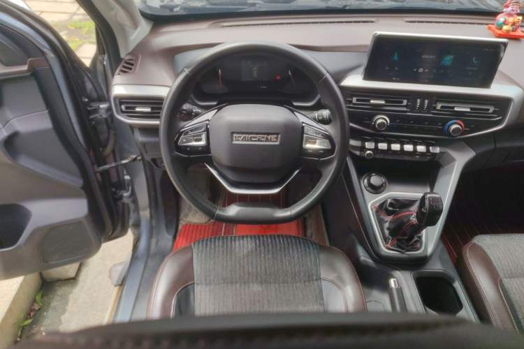 Used CHANGAN KAICHENG F70 2022 2.5T Diesel Manual 4x4 Excellence Edition Long Wheelbase JE4D25Q6A Steering Wheel