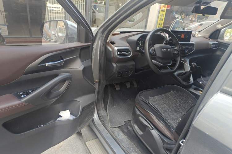 Used CHANGAN KAICHENG F70 2022 2.0T Diesel Manual Two-Wheel Drive Luxury Edition Long Wheelbase 4D20M Driver Seat