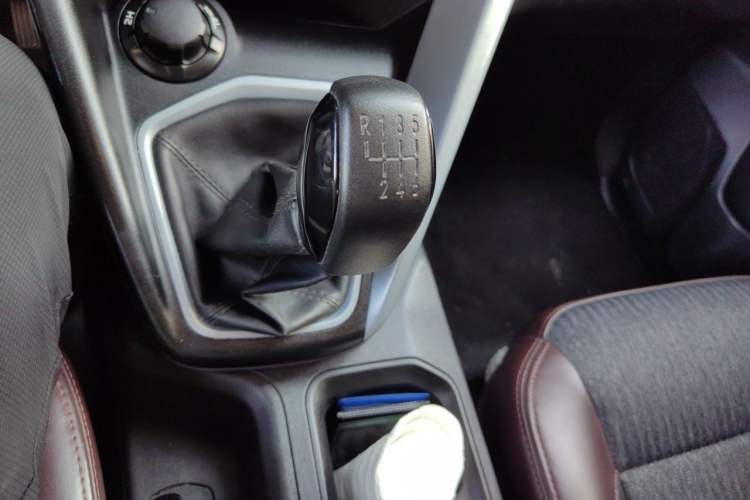 Used CHANGAN KAICHENG F70 2022 2.5T Diesel Manual 4x4 Excellence Edition Long Wheelbase JE4D25Q6A Gear Lever
