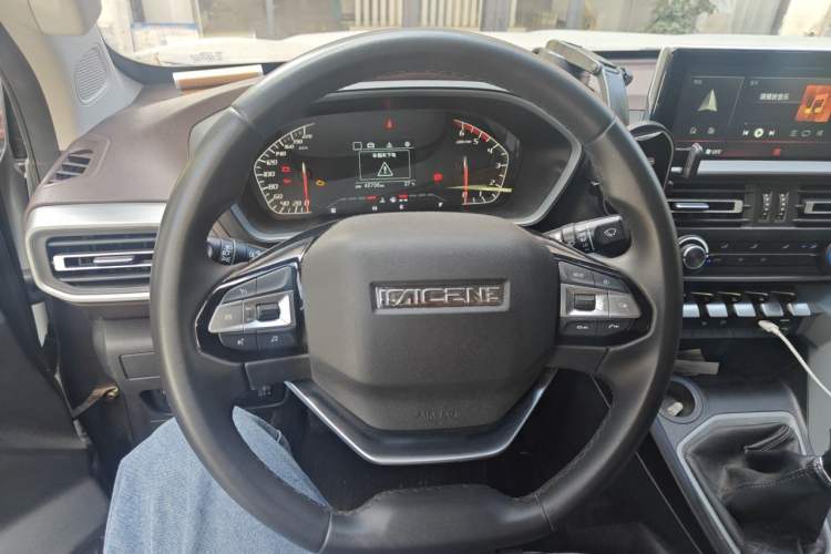 Used CHANGAN KAICHENG F70 2022 2.0T Diesel Manual Two-Wheel Drive Luxury Edition Long Wheelbase 4D20M Steering Wheel