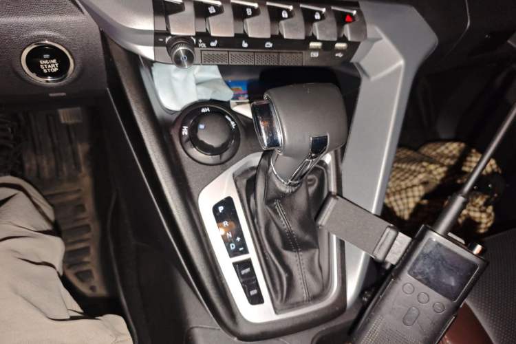 Used CHANGAN KAICHENG F70 2022 2.4T Gasoline Automatic 4x4 Overland Edition Standard Wheelbase 4K22D4T Gear Lever