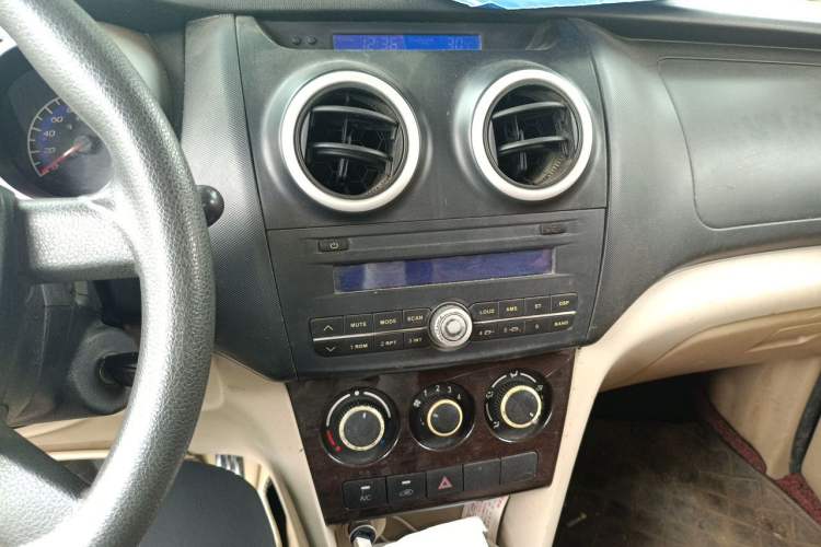 Used CHANGAN KAICHENG Ounuo S 2012 1.5L Standard Version Audio And AC Panel