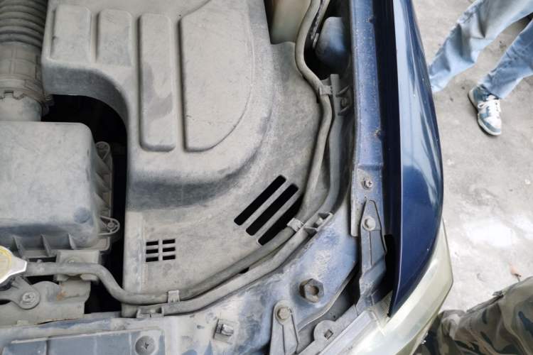 Used CHANGAN KAICHENG Ounuo S 2012 1.5L Elite Version Engine Bay Left