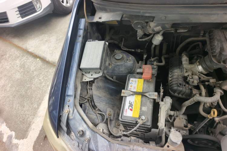 Used CHANGAN KAICHENG Ounuo S 2012 1.3L Base Version Engine Bay Right