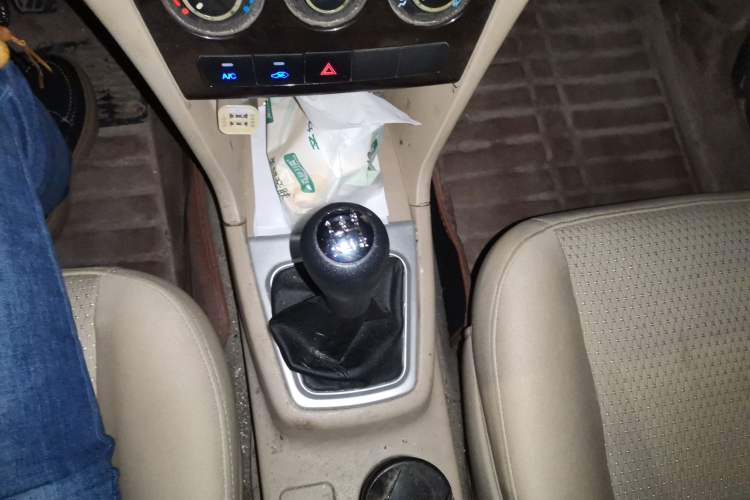 Used CHANGAN KAICHENG Ounuo S 2012 1.5L Standard Version Gear Lever