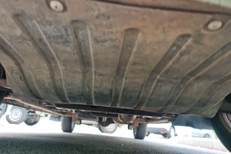 Used CHANGAN KAICHENG Ounuo S 2012 1.5L Luxury Model Chassis Front