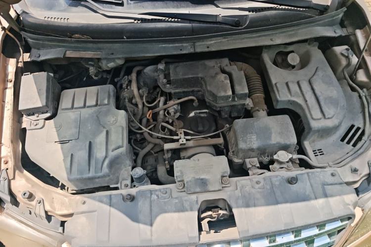 Used CHANGAN KAICHENG Ounuo S 2012 1.5L Luxury Model Engine Bay