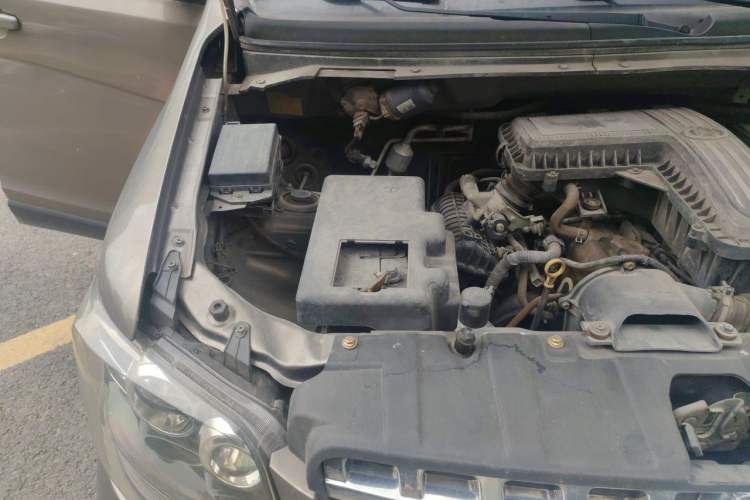 Used CHANGAN KAICHENG Ounuo S 2012 1.3L Elite Version Engine Bay Right