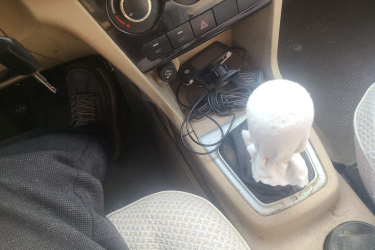 Used CHANGAN KAICHENG Ounuo S 2012 1.5L Elite Version Gear Lever