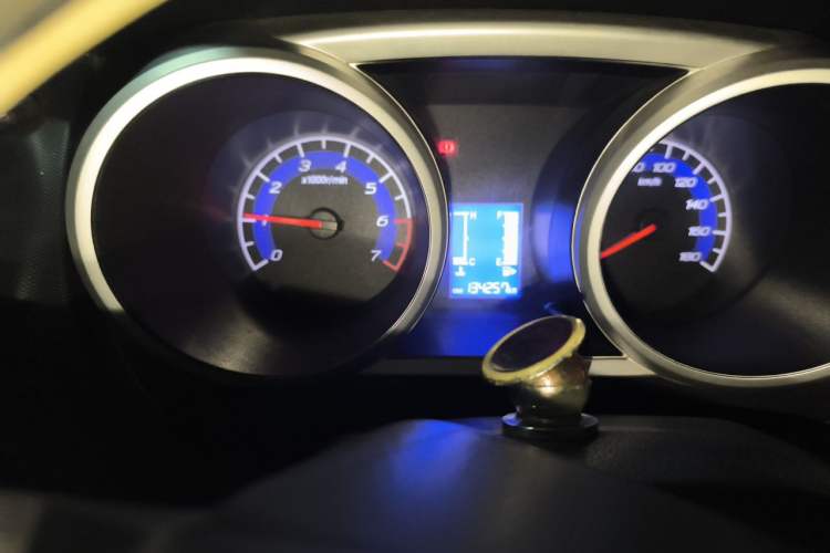 Used CHANGAN KAICHENG Ounuo S 2012 1.3L Elite Version Odometer Close Up
