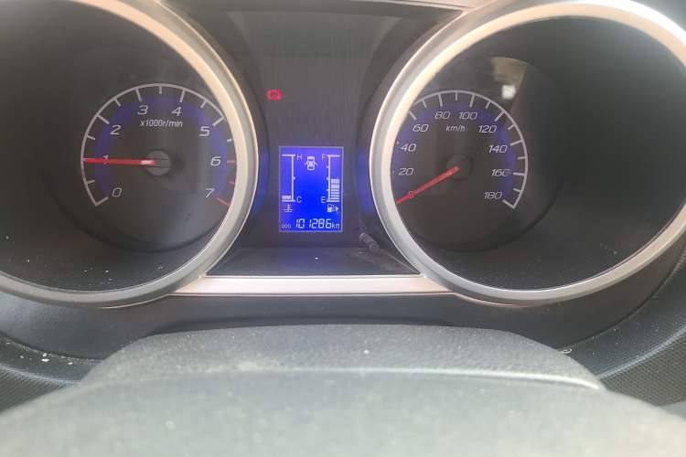 Used CHANGAN KAICHENG Ounuo S 2012 1.5L Elite Version Odometer Close Up