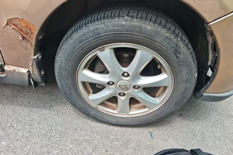 Used CHANGAN KAICHENG Ounuo S 2012 1.5L Luxury Model Right Front Wheel Hub
