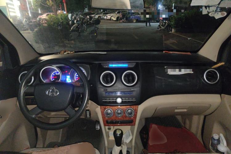 Used CHANGAN KAICHENG Ounuo S 2012 1.3L Standard Version Center Console