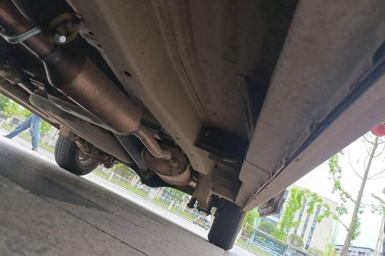 Used CHANGAN KAICHENG Ounuo S 2012 1.5L Standard Version Chassis Front Left