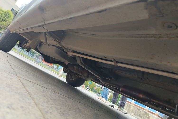 Used CHANGAN KAICHENG Ounuo S 2012 1.5L Standard Version Chassis Front Right