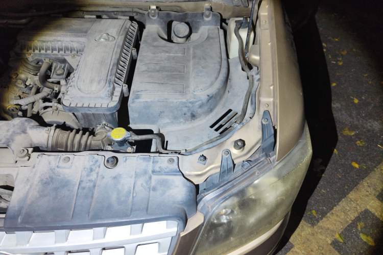 Used CHANGAN KAICHENG Ounuo S 2012 1.3L Standard Version Engine Bay Left