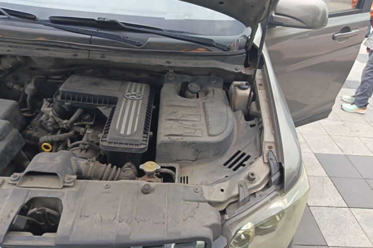 Used CHANGAN KAICHENG Ounuo S 2012 1.5L Standard Version Engine Bay Left