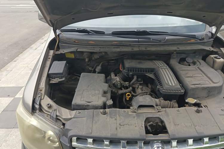 Used CHANGAN KAICHENG Ounuo S 2012 1.5L Standard Version Engine Bay Right