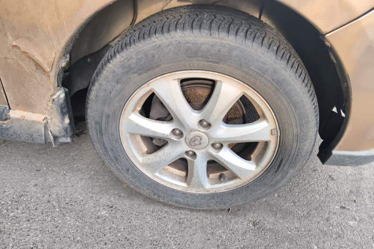 Used CHANGAN KAICHENG Ounuo S 2012 1.5L Luxury Model Right Front Wheel Hub