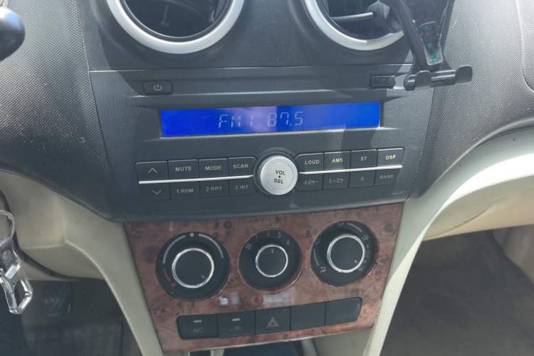 Used CHANGAN KAICHENG Ounuo S 2012 1.3L Standard Version Audio And AC Panel