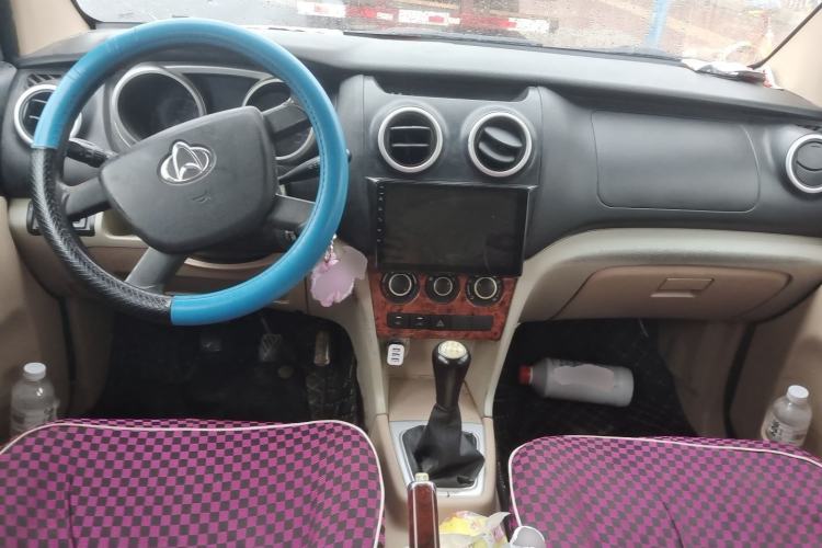 Used CHANGAN KAICHENG Ounuo S 2012 1.3L Standard Version Center Console