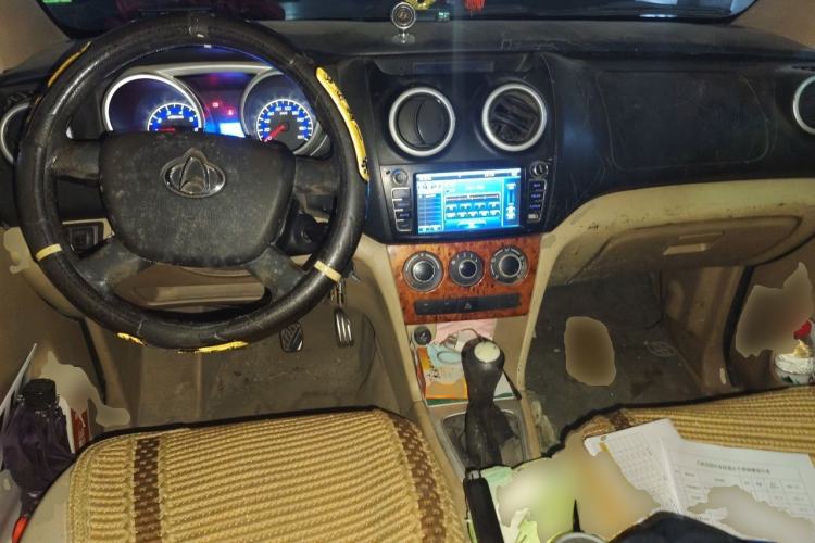 Used CHANGAN KAICHENG Ounuo S 2012 1.3L Elite Version Center Console