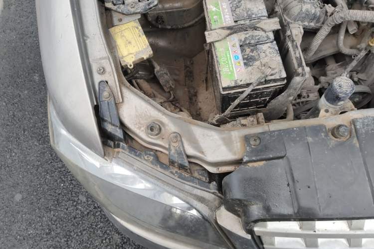 Used CHANGAN KAICHENG Ounuo S 2012 1.3L Standard Version Engine Bay Right