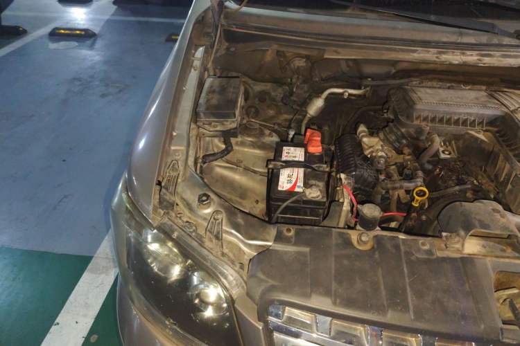 Used CHANGAN KAICHENG Ounuo S 2012 1.3L Elite Version Engine Bay Right