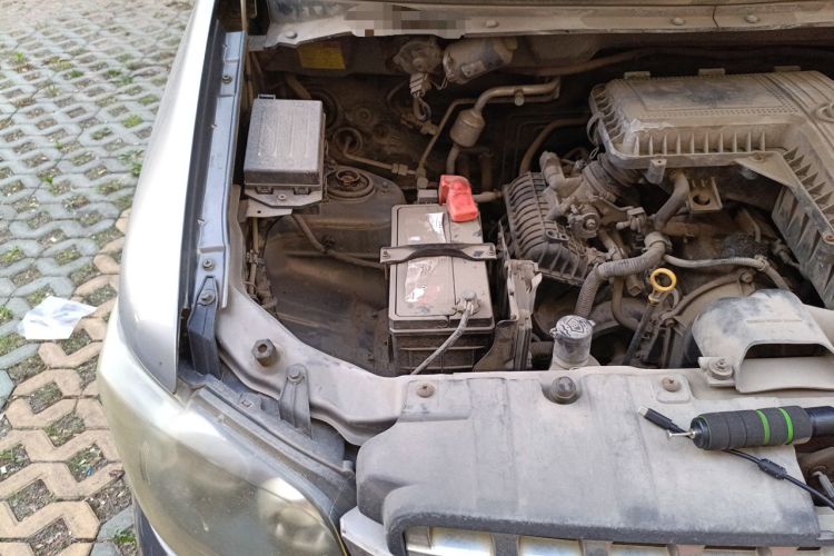 Used CHANGAN KAICHENG Ounuo S 2012 1.3L Elite Version Engine Bay Right